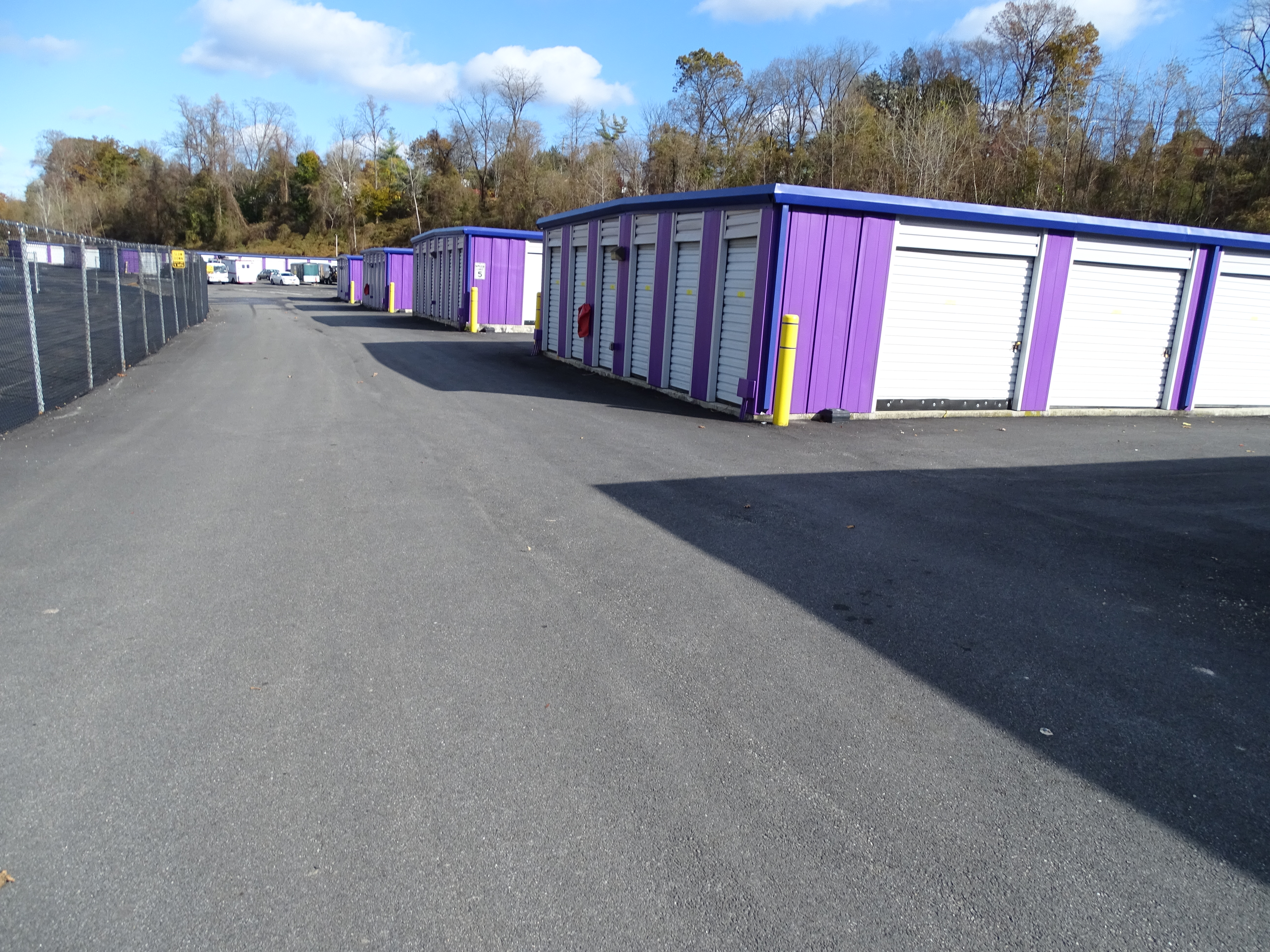 drive-up units at Spare Cube Self Storage in Peekskill, NY 